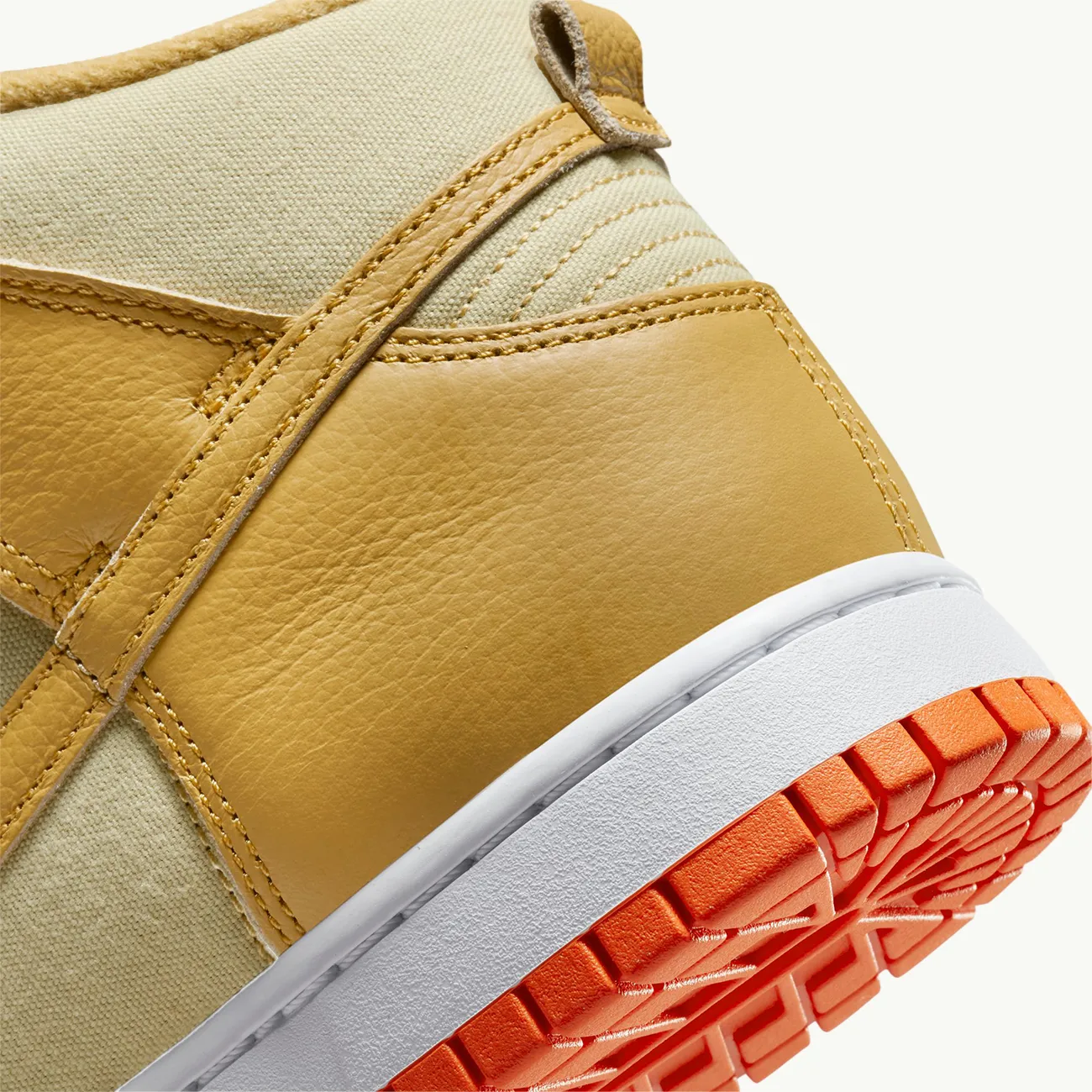 Dunk High Retro PRM - Team Gold/Wheat Gold