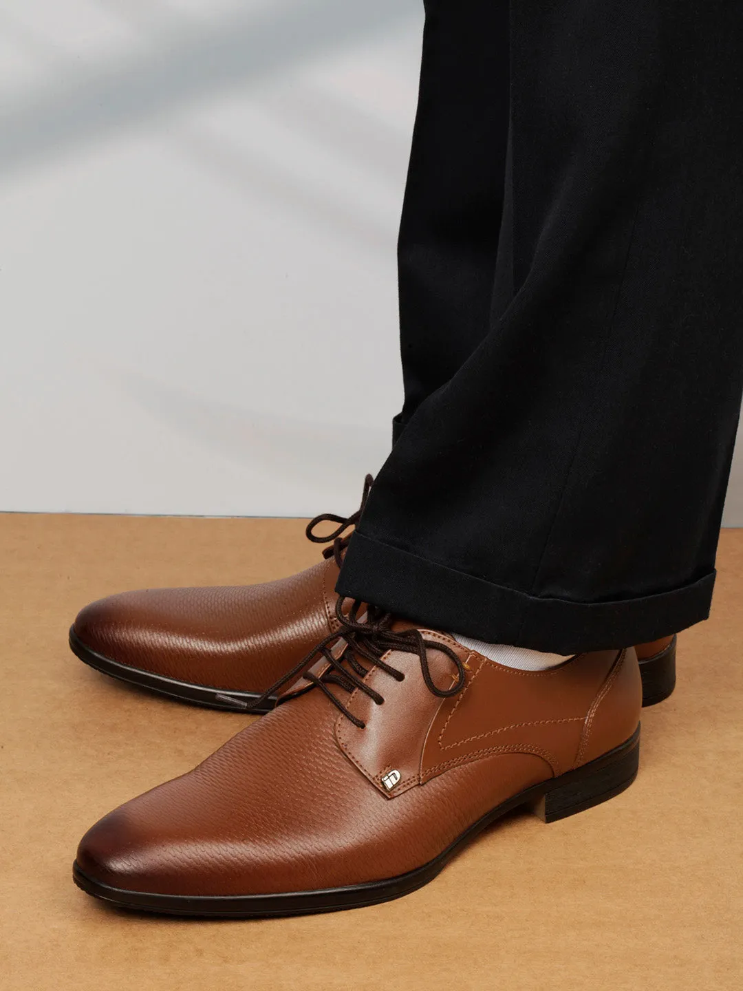 Men's Tan Embossed Pattern  Regular Toe Lace Up Formal  (ID2100)