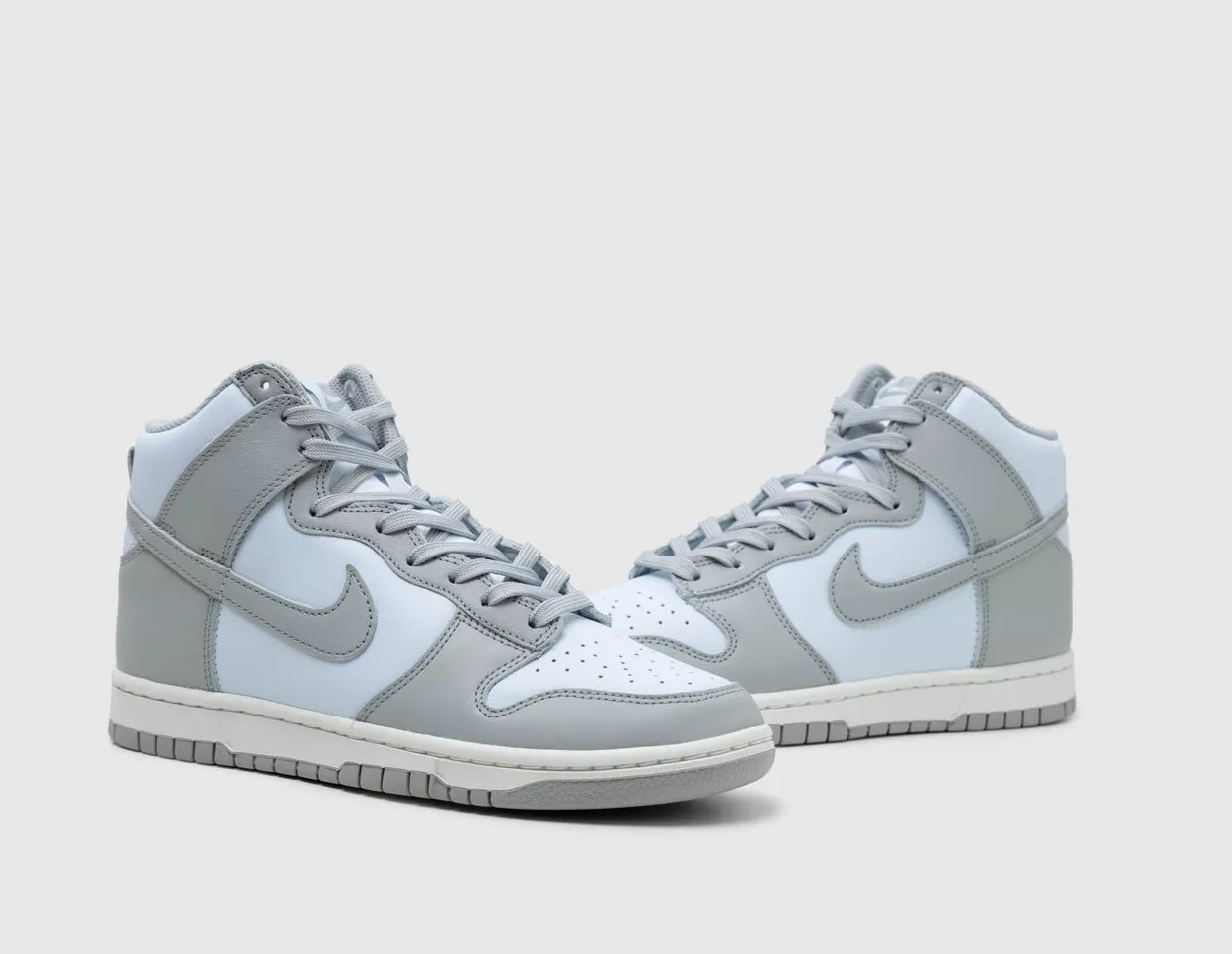 Nike Women's Dunk High Blue Tint / Light Smoke Grey - Summit White